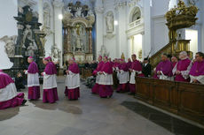 Abschlussvesper der Bischofskonferenz mit Austeilung des Bonifatiussegens (Foto: Karl-Franz Thiede)